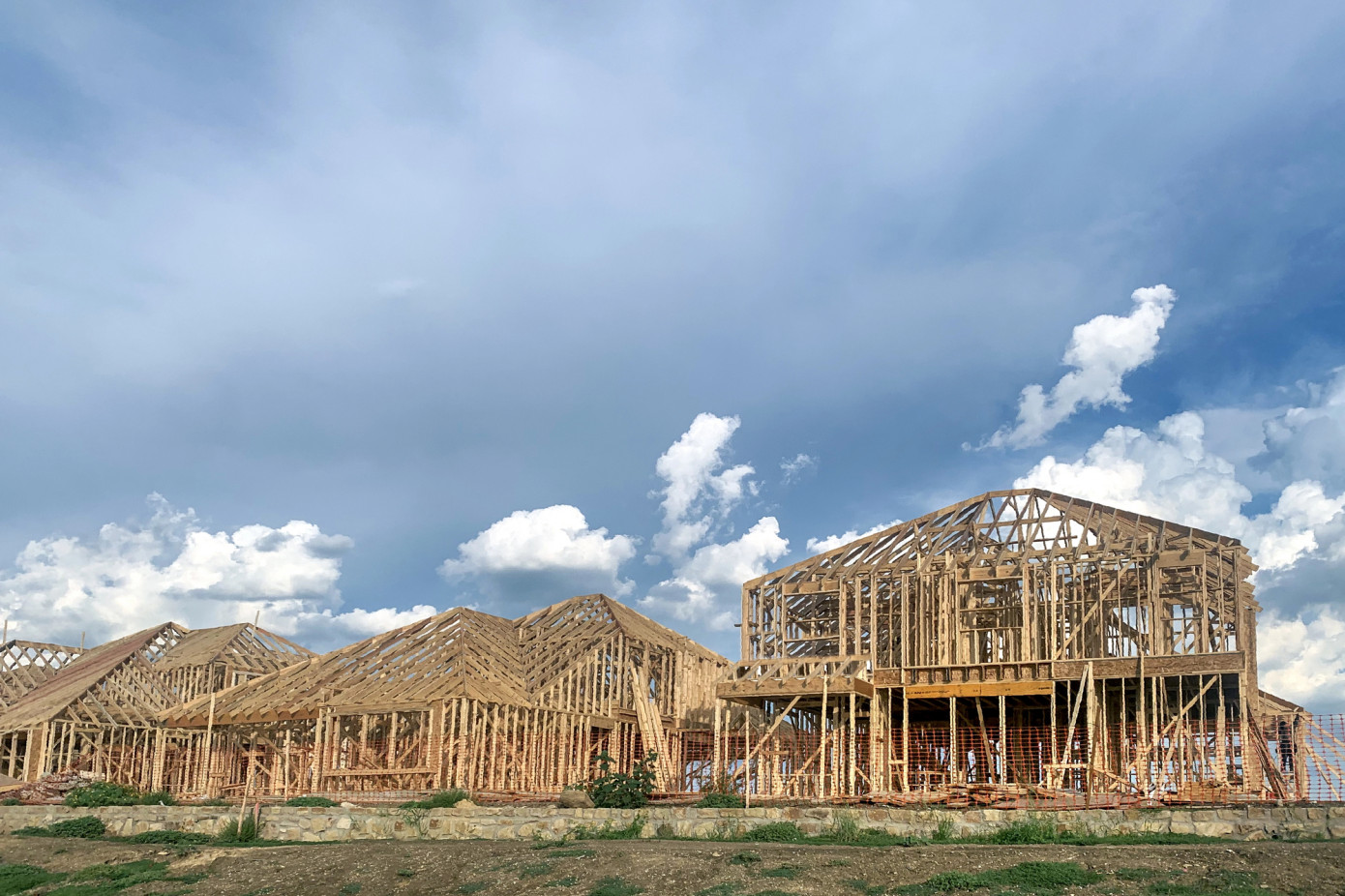 U.S. single-family starts fall 9.0% in April