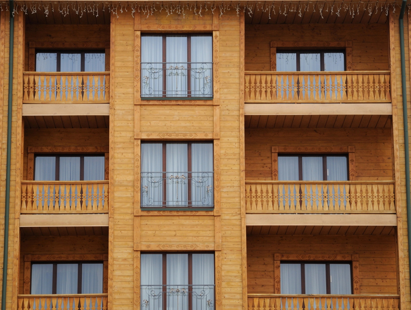 Germany issues 6.8% more housing permits in August