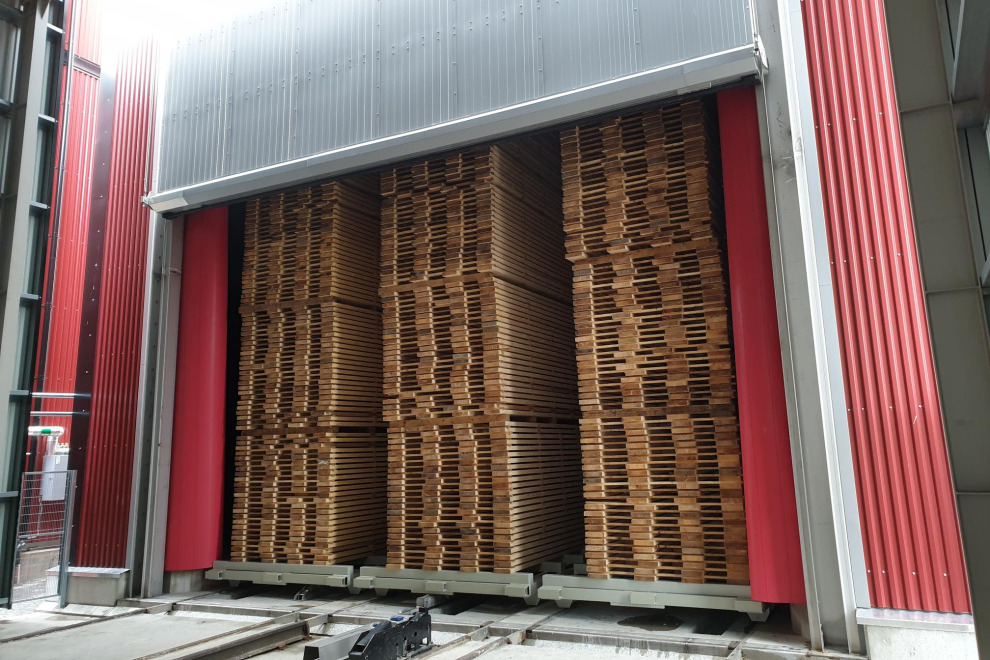 Setra Q3 operating loss narrows as timber prices fall