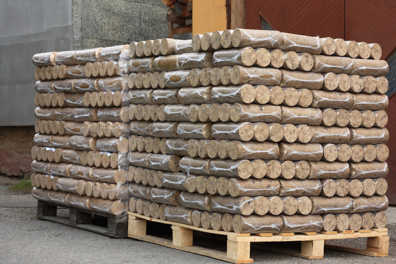 Exports of wooden pallets from China soar 58% in March