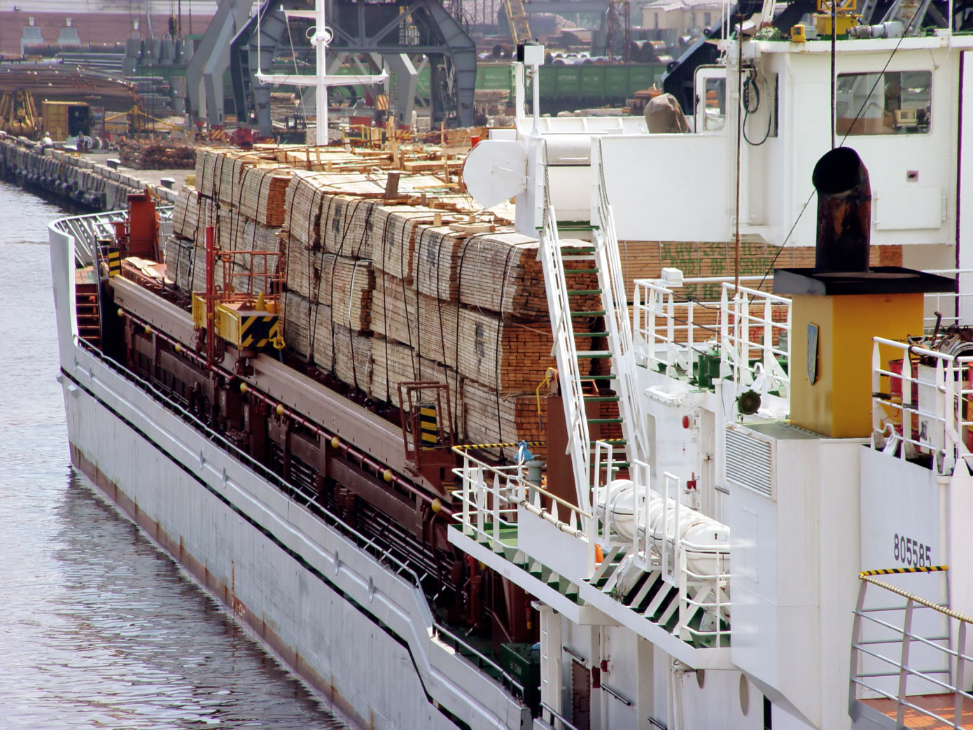 Exports of lumber from Sweden decrease 41% in July