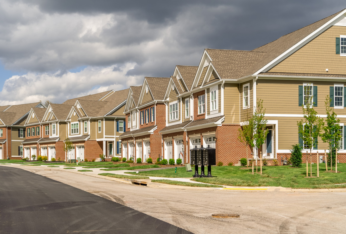 U.S. mortgage rates move down