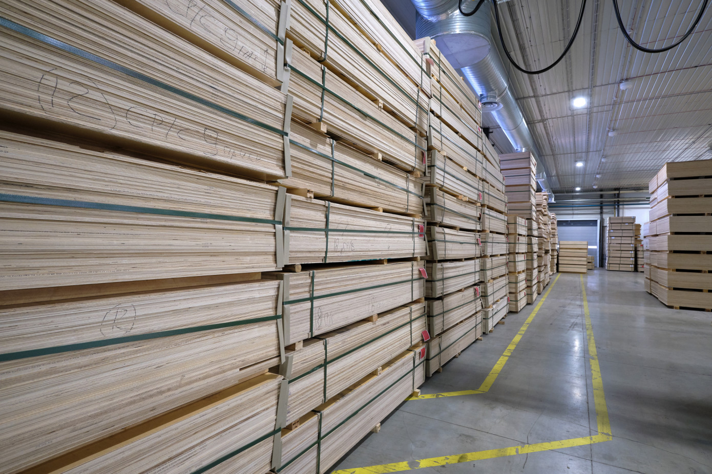 Imports of wood veneer to India expand 13% in May