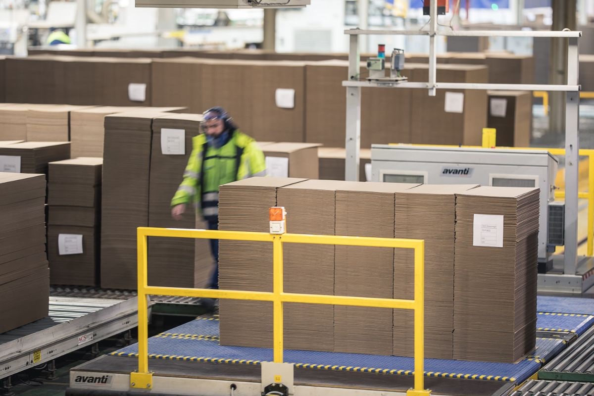 Smurfit Westrock acquires CMPC"s Chilean containerboard business for $420 million