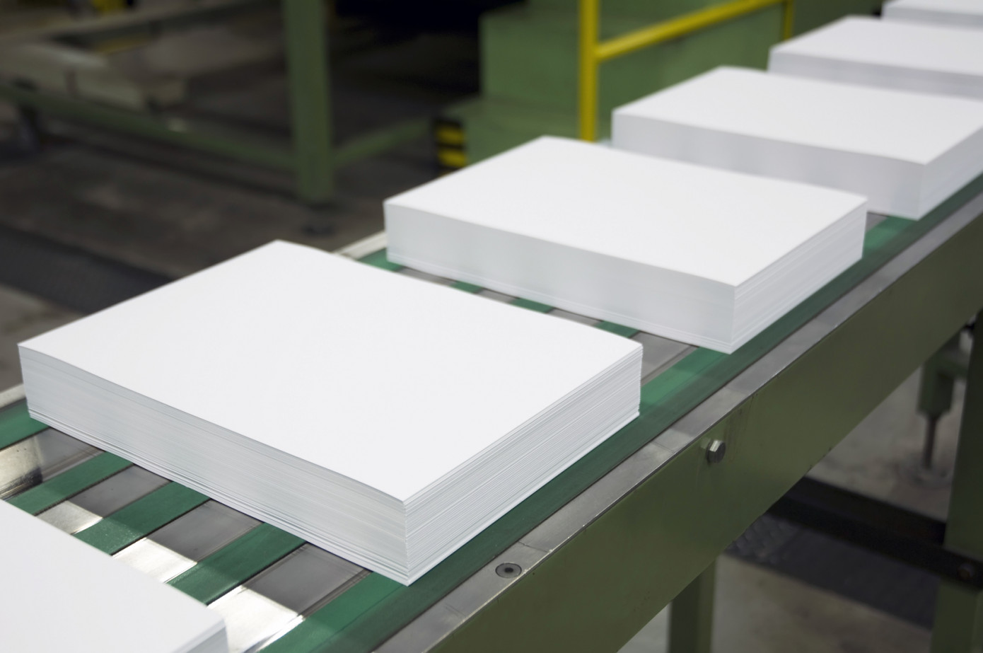 U.S. printing-writing paper shipments fall 7% in August 2026