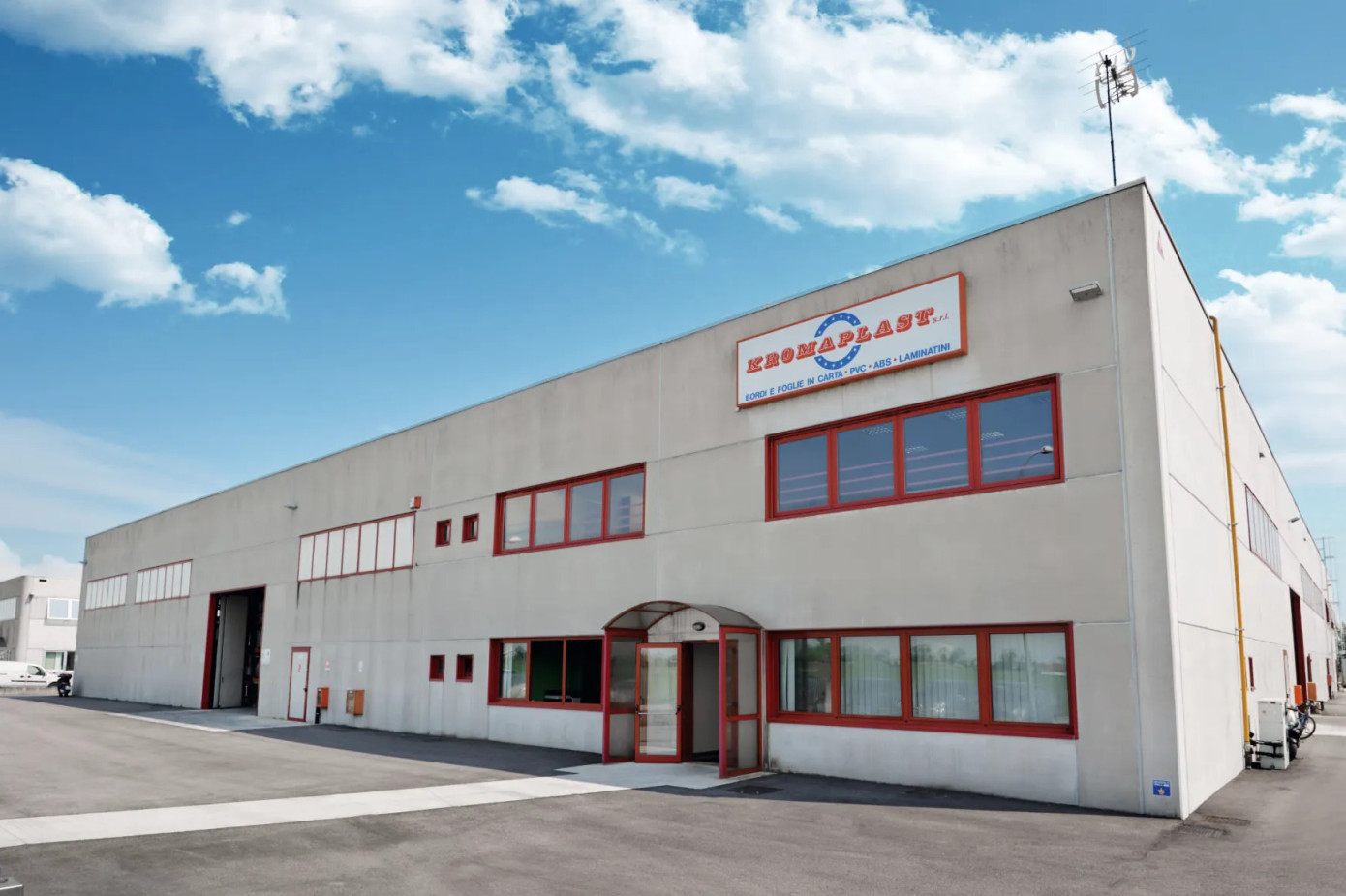 EGGER buys control of Kromaplast to expand Italian edging services