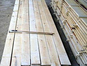 桦树KD建築材 25 mm x 75-400 mm x 1200-3000 mm