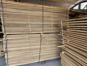 30 mm x 220 mm x 2400 mm 建築材橡木