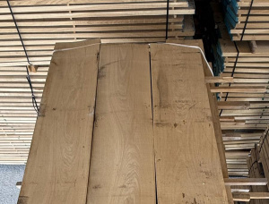 30 mm x 220 mm x 2400 mm 建築材橡木