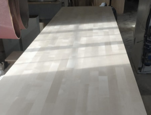 Möbelbauplatte Keilgezinkte Lamellen Birke 40 mm x 600 mm x 3000 mm