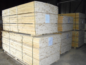 桦树KD建築材 25 mm x 75-400 mm x 1200-3000 mm