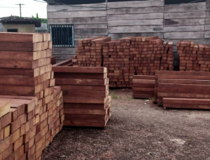 100.5 мм x 200.5 мм x 3000 мм  Доска обрезная Ироко (Мвули, Камбала, Семли, Рокко) S4S AD