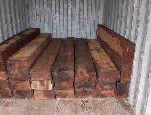 Грубоокантованный брус Падук (Камвуд, Барвуд, Мбел, Кораил) 160 мм x 180 мм x 3000 м