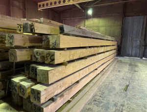 200 mm x 200 mm x 8600 mm AD Pine Beam