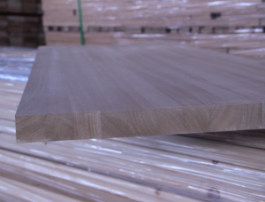 Цельноламельный мебельный щит Ясень 40 мм x 600 мм x 1500 мм