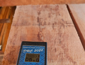 1 1/2 in. x 8 in. x 12 ft. Angelim Pieza de madera sin cantear