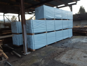 27 mm x 140 mm x 5000 mm Druck behandelt Eingefasstes Brett Sibirische Lärche S4S KD