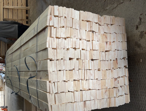 22; 25 mm x 100-200 mm x 4000 mm Heat Treated Pine Lumber