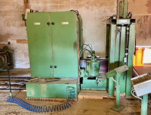 Gergaji frame vertikal