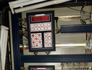 Gergaji frame vertikal