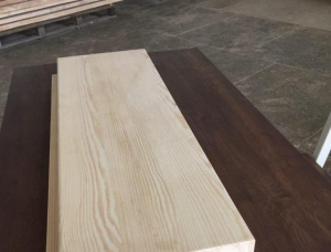 Ступени лестницы Сосна 40 мм x 300 мм x 990 мм