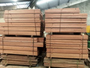 Meranti, dark red (Nemesu, Seraya red) Deck board KD 19 mm x 90 mm x 1500 mm