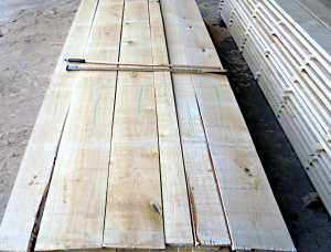 桦树KD建築材 25 mm x 75-400 mm x 1200-3000 mm