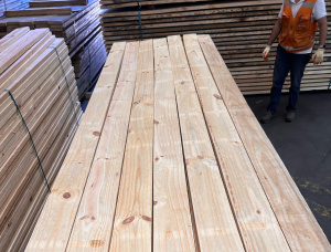 35 mm x 200 mm x 4000 mm KD R/S Heat Treated Taeda Pine Lumber