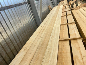 16 mm x 75 mm x 6000 mm  Eingefasstes Brett Sibirische Lärche R/S KD