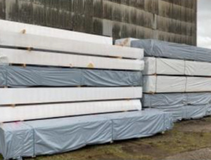 60 mm x 200 mm x 13000 mm 毛邊板松木