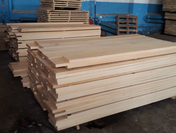 100 mm x 300 mm x 6 m 建築材松木