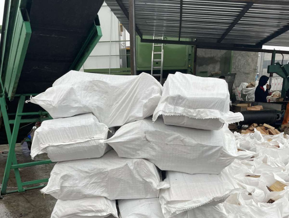 Kurutulmuş yakacak odun Beyaz meşe 12 mm x 25 mm Havada kurutulmuş