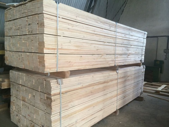 100 mm x 300 mm x 6 m 建築材松木