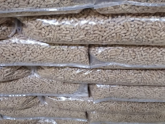 Pinheiro Pellets de madeira 6 mm x 15 mm