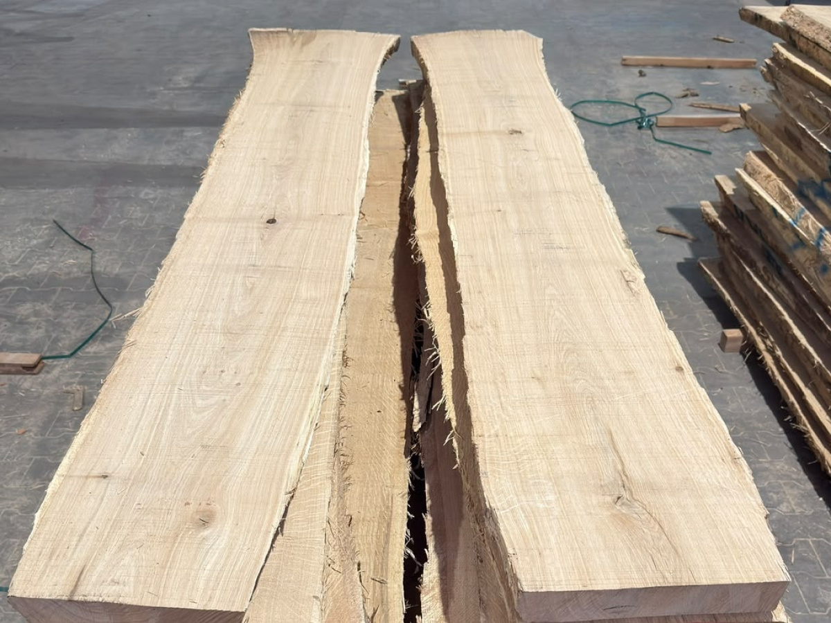 26; 40; 52 mm KD Oak Lumber