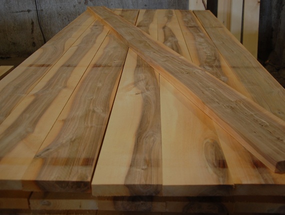 25 mm x 100 mm x     Bétula Madeira serrada