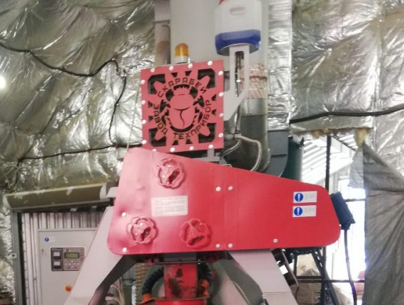 Baris produksi untuk pelet